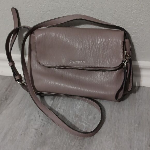 Calvin Klein Handbags - CALVIN KLEIN Tan Elaine Zip Crossbody